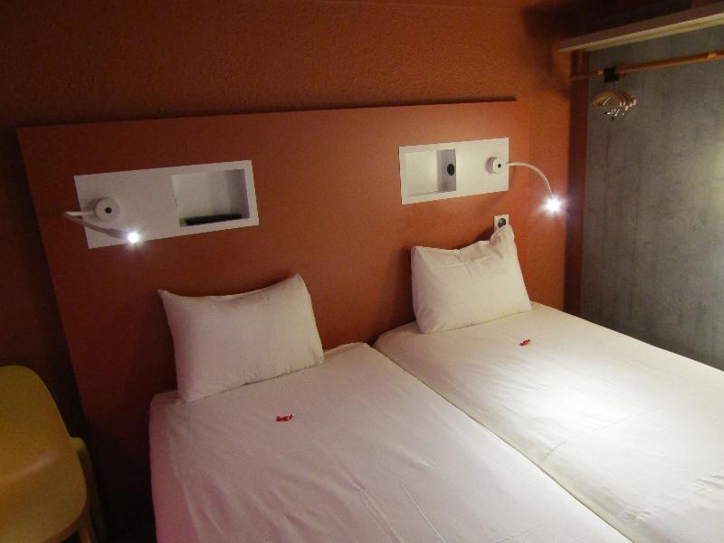 Ibis Budget Chilly-Mazarin Les Champarts Exterior photo